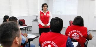 Fiscalizadores del JNE