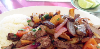 Lomo saltado peruano en Estados Unidos