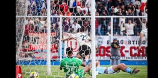 👉 Universitario venció 2-1 a ADT en Tarma y se coronó tricampeón nacional en la Liga 1 Perú 2025.