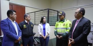 Ministra Lesly Shica realizó visita inopinada a Comisaría Alfonso Ugarte del centro de Lima y anuncia acciones para su mejoramiento (1) (1)