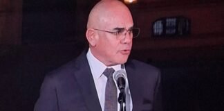 Premier Ernesto Álvarez