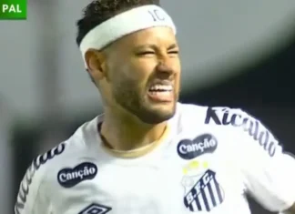 Neymar sale por posible lesión ante Palmeiras.