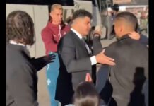 VIDEO: Cristiano Ronaldo pidió a la seguridad dejar pasar a dos niñas y se tomó fotos con ellas antes del Noruega vs. Portugal Cristiano Ronaldo intervino ante la seguridad para tomarse fotos con unos niños en Oslo antes del Noruega vs. Portugal por la Nations League.