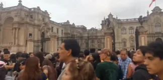 Armys llegan a Palacio de Gobierno