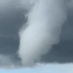 Tornado en Chile: reportan nube embudo, caída de árboles y daños en la comuna de Retiro (VIDEO) tornado en chile